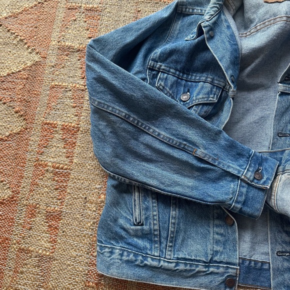 Vintage Levi's Classic Denim Boyfriend Jacket - Picture 8 of 13